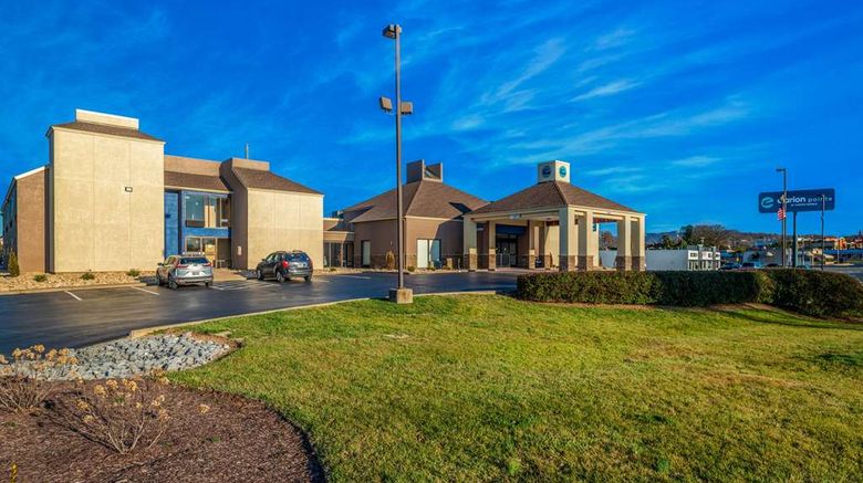 <b>Clarion Pointe Harrisonburg Exterior</b>. Images powered by <a href="https://iceportal.shijigroup.com/" title="IcePortal" target="_blank">IcePortal</a>.