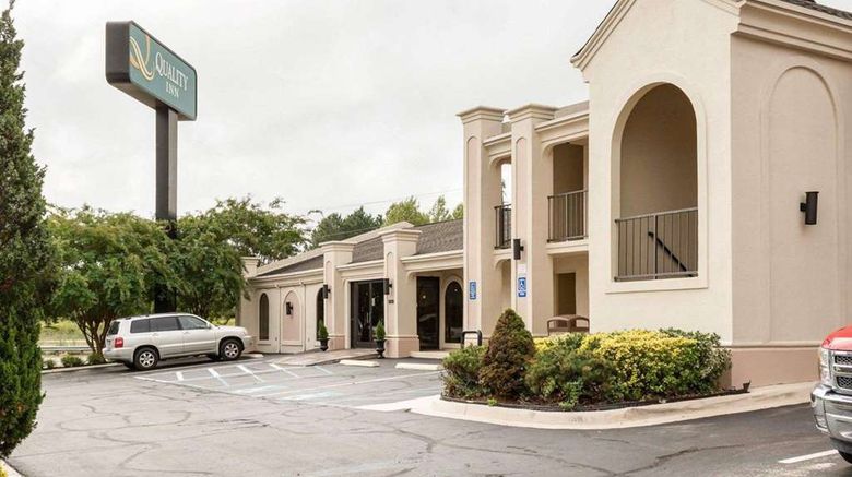 <b>Quality Inn Exterior</b>. Images powered by <a href="https://iceportal.shijigroup.com/" title="IcePortal" target="_blank">IcePortal</a>.