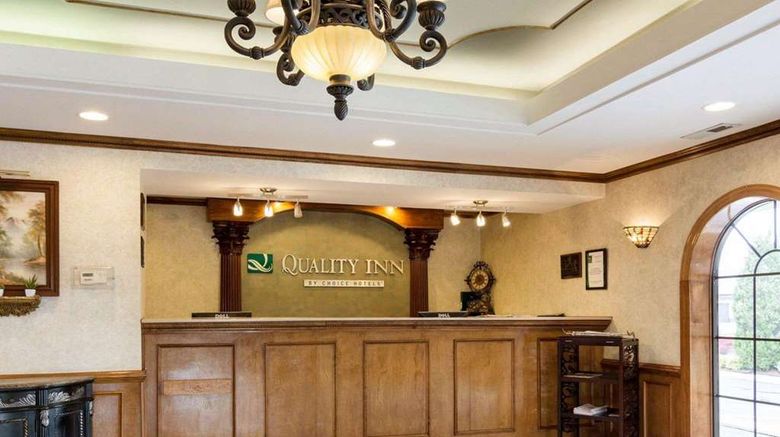 <b>Quality Inn Lobby</b>. Images powered by <a href="https://iceportal.shijigroup.com/" title="IcePortal" target="_blank">IcePortal</a>.