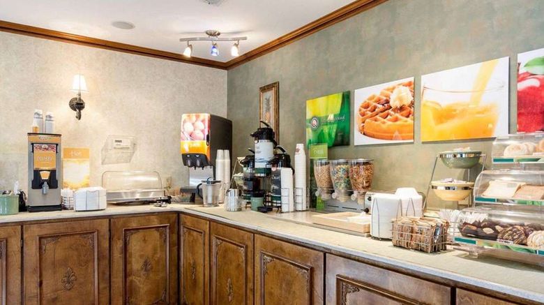 <b>Quality Inn Restaurant</b>. Images powered by <a href="https://iceportal.shijigroup.com/" title="IcePortal" target="_blank">IcePortal</a>.