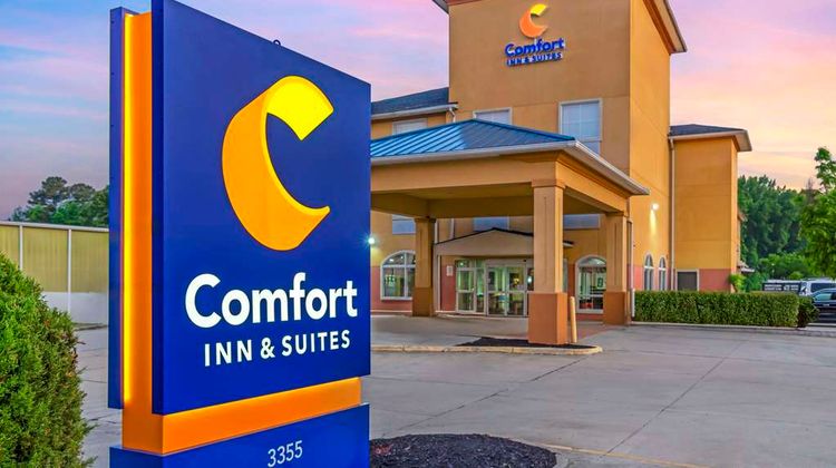Comfort Inn & Suites Exterior