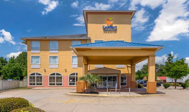 Comfort Inn & Suites Exterior