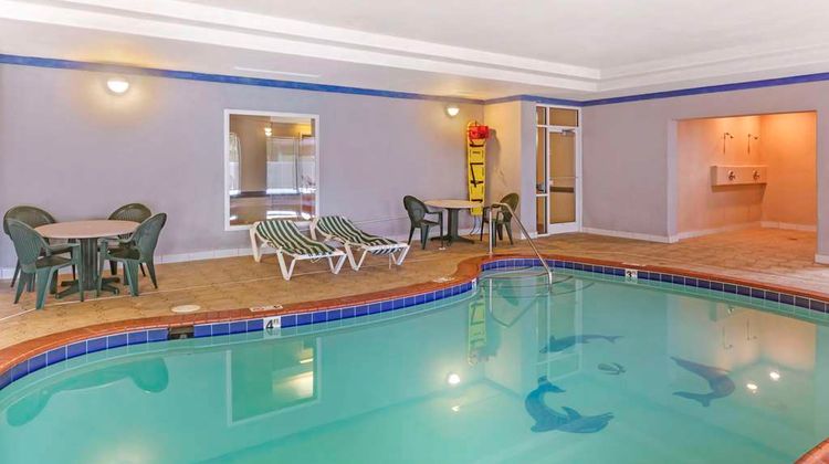 Comfort Inn & Suites Pool