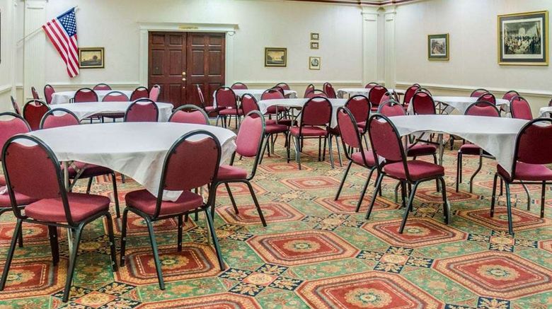 <b>Clarion Inn Fredericksburg North Meeting</b>. Images powered by <a href="https://iceportal.shijigroup.com/" title="IcePortal" target="_blank">IcePortal</a>.