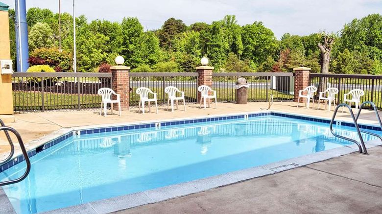 <b>Quality Inn Thornburg Pool</b>. Images powered by <a href="https://iceportal.shijigroup.com/" title="IcePortal" target="_blank">IcePortal</a>.