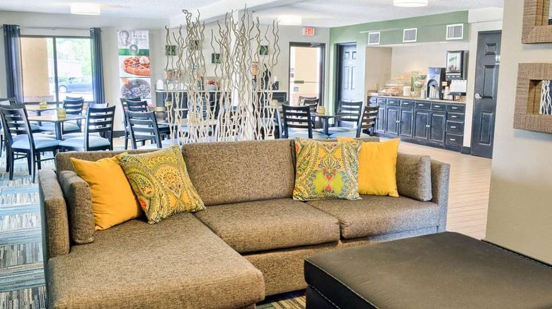 <b>Quality Inn Thornburg Lobby</b>. Images powered by <a href="https://iceportal.shijigroup.com/" title="IcePortal" target="_blank">IcePortal</a>.
