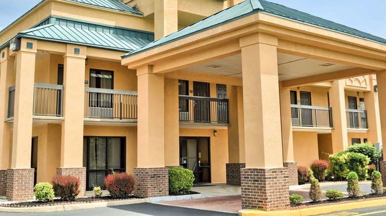 <b>Quality Inn Thornburg Exterior</b>. Images powered by <a href="https://iceportal.shijigroup.com/" title="IcePortal" target="_blank">IcePortal</a>.