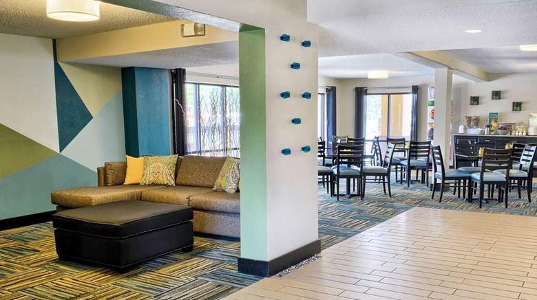 <b>Quality Inn Thornburg Lobby</b>. Images powered by <a href="https://iceportal.shijigroup.com/" title="IcePortal" target="_blank">IcePortal</a>.