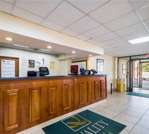 Quality Inn Fredericksburg, Central Park Lobby