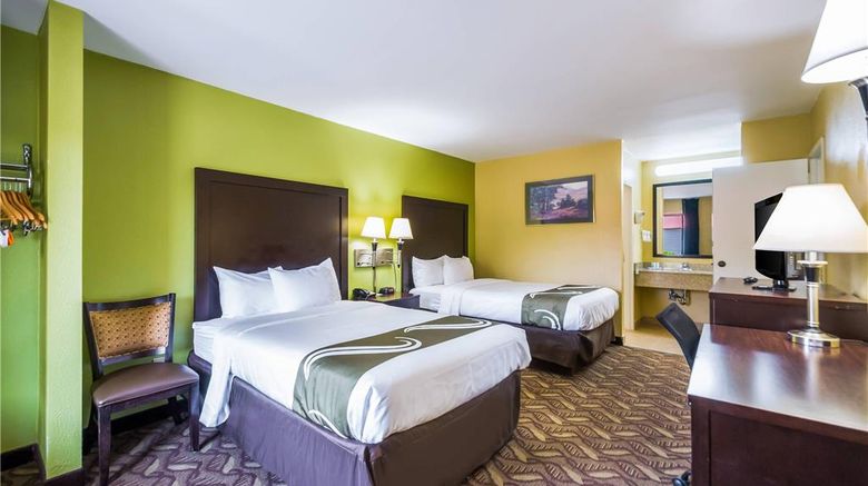 <b>Quality Inn Fredericksburg, Central Park Suite</b>. Images powered by <a href="https://iceportal.shijigroup.com/" title="IcePortal" target="_blank">IcePortal</a>.