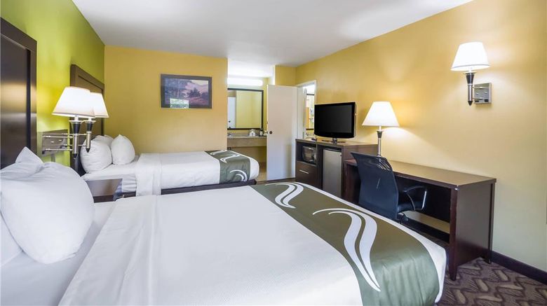 <b>Quality Inn Fredericksburg, Central Park Suite</b>. Images powered by <a href="https://iceportal.shijigroup.com/" title="IcePortal" target="_blank">IcePortal</a>.