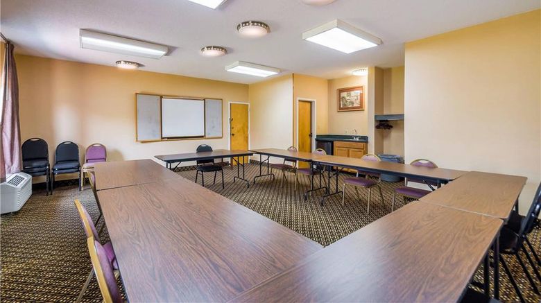 <b>Quality Inn Fredericksburg, Central Park Meeting</b>. Images powered by <a href="https://iceportal.shijigroup.com/" title="IcePortal" target="_blank">IcePortal</a>.