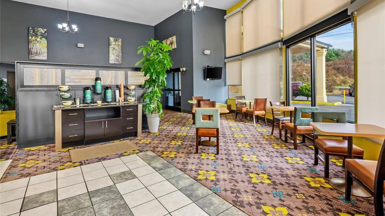 <b>Quality Inn Hillsville Restaurant</b>. Images powered by <a href="https://iceportal.shijigroup.com/" title="IcePortal" target="_blank">IcePortal</a>.