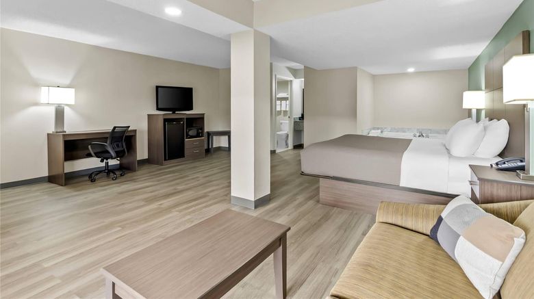 <b>Quality Inn Hillsville Suite</b>. Images powered by <a href="https://iceportal.shijigroup.com/" title="IcePortal" target="_blank">IcePortal</a>.