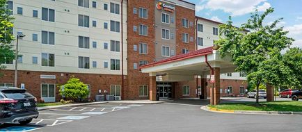 Comfort Suites Exterior