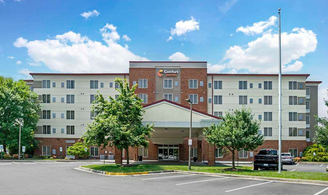 Comfort Suites Exterior