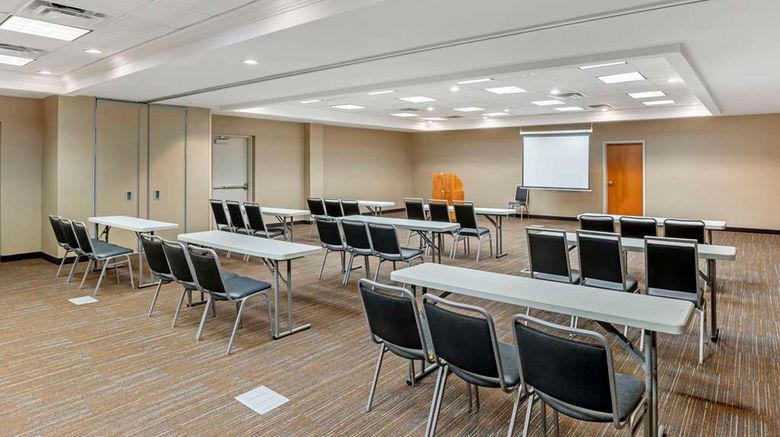 <b>Comfort Suites Meeting</b>. Images powered by <a href="https://iceportal.shijigroup.com/" title="IcePortal" target="_blank">IcePortal</a>.