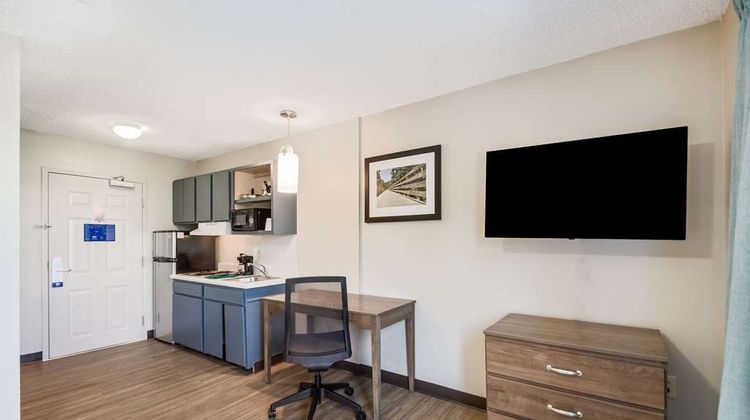 Suburban Studios Washington Dulles Room