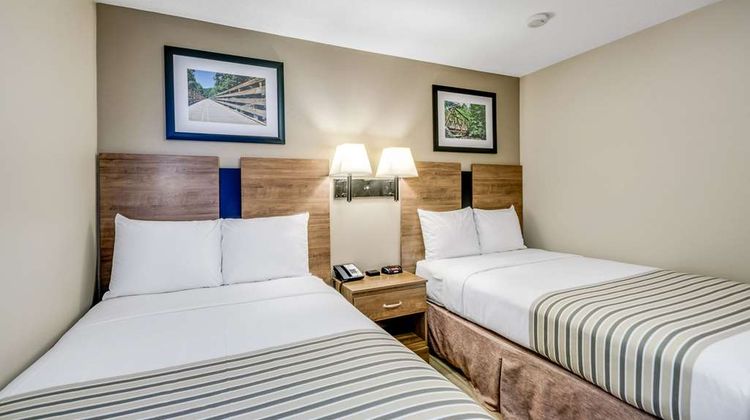 Suburban Studios Washington Dulles Room