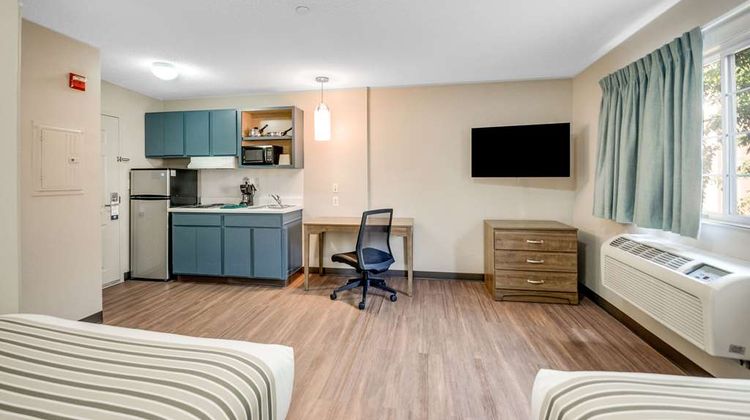 Suburban Studios Washington Dulles Room