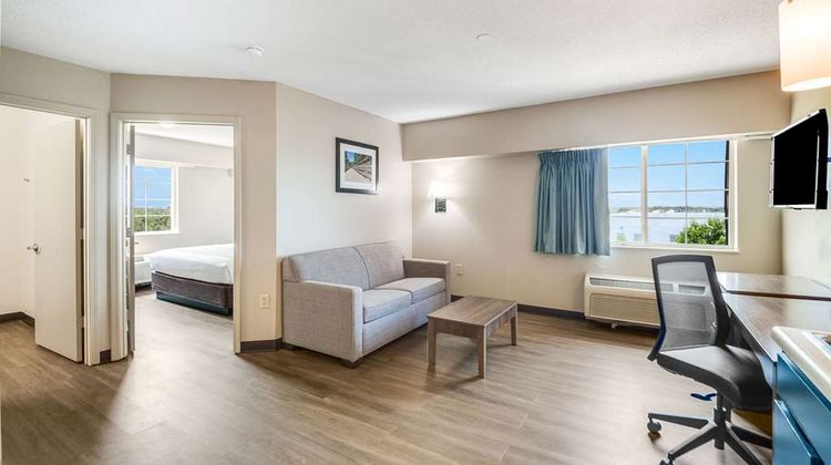 Suburban Studios Washington Dulles Room