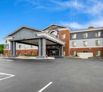 Comfort Suites Exterior