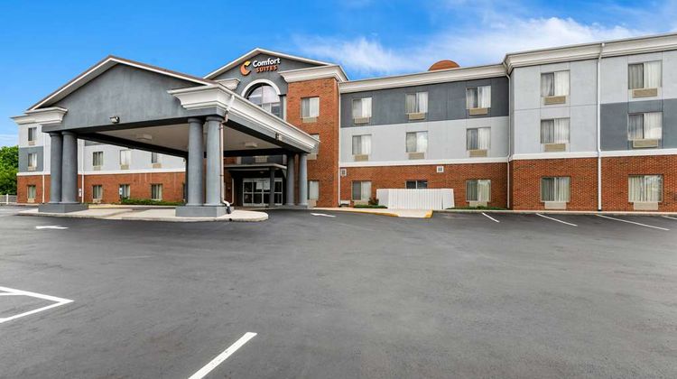 Comfort Suites Exterior