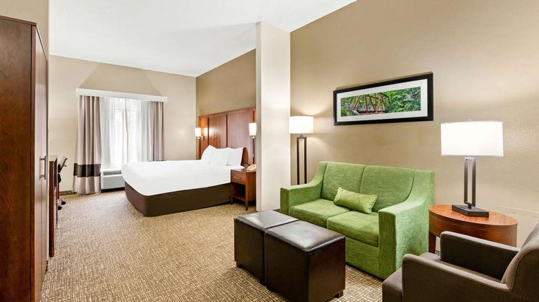 <b>Comfort Suites Suite</b>. Images powered by <a href="https://iceportal.shijigroup.com/" title="IcePortal" target="_blank">IcePortal</a>.