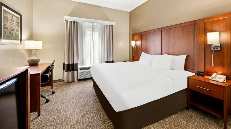 <b>Comfort Suites Suite</b>. Images powered by <a href="https://iceportal.shijigroup.com/" title="IcePortal" target="_blank">IcePortal</a>.