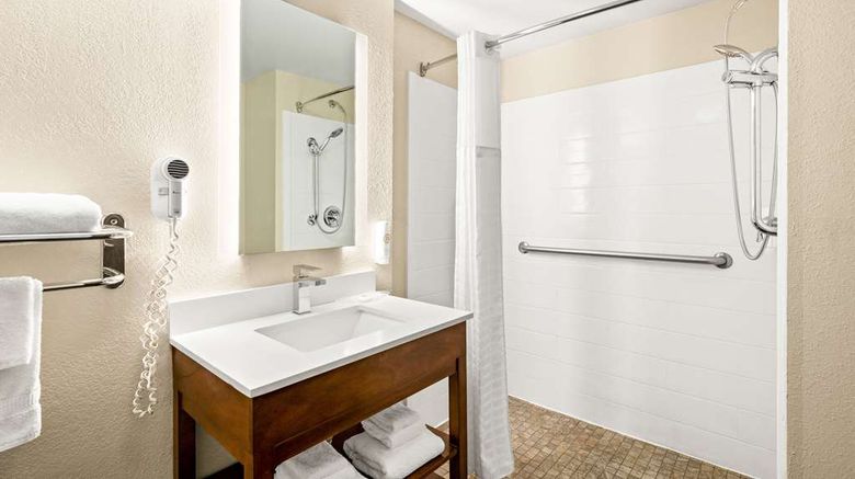 <b>Comfort Suites Room</b>. Images powered by <a href="https://iceportal.shijigroup.com/" title="IcePortal" target="_blank">IcePortal</a>.