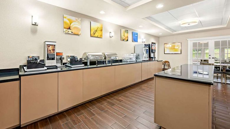 <b>Comfort Suites Restaurant</b>. Images powered by <a href="https://iceportal.shijigroup.com/" title="IcePortal" target="_blank">IcePortal</a>.