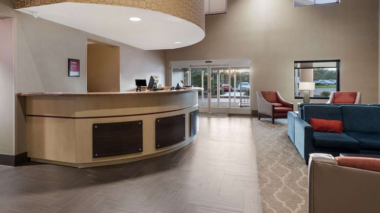 <b>Comfort Suites Suffolk-Chesapeake Lobby</b>. Images powered by <a href="https://iceportal.shijigroup.com/" title="IcePortal" target="_blank">IcePortal</a>.