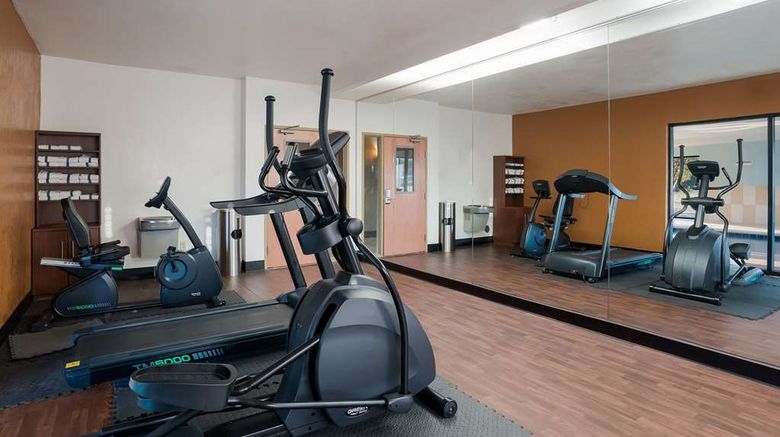 <b>Comfort Suites Suffolk-Chesapeake Health</b>. Images powered by <a href="https://iceportal.shijigroup.com/" title="IcePortal" target="_blank">IcePortal</a>.