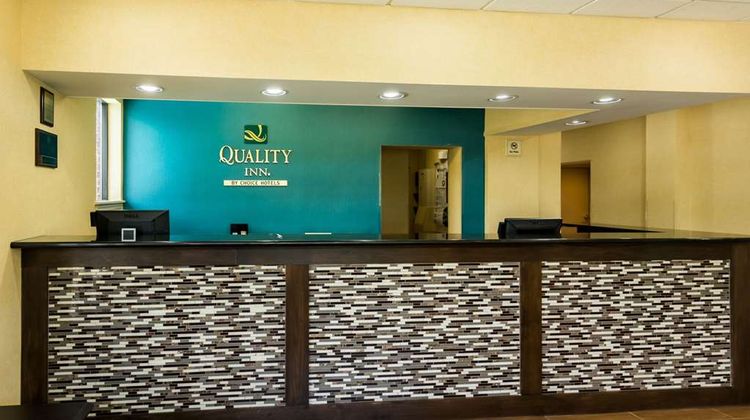 Quality Inn Manassas Lobby