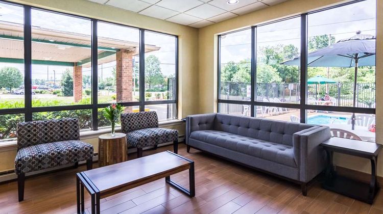 Quality Inn Manassas Lobby