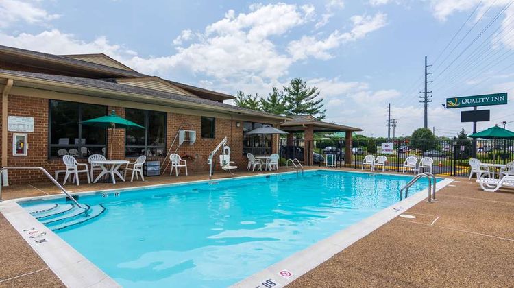 Quality Inn Manassas Pool