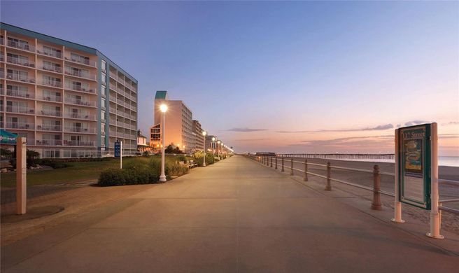 Surfbreak Oceanfront, an Ascend Hotel Exterior
