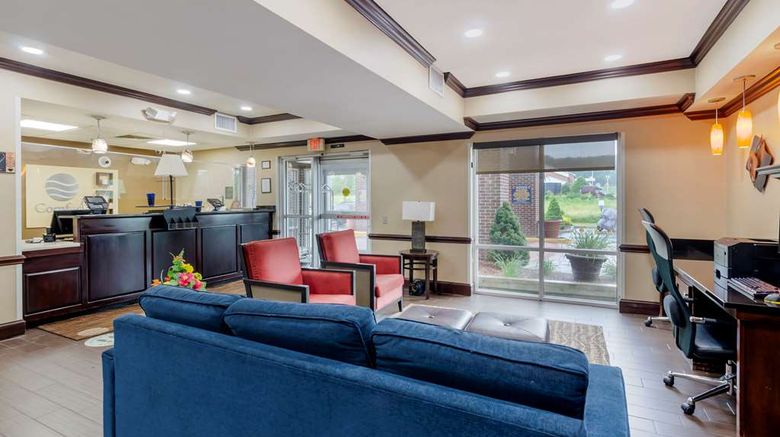 <b>Comfort Inn - Hillsville Lobby</b>. Images powered by <a href="https://iceportal.shijigroup.com/" title="IcePortal" target="_blank">IcePortal</a>.