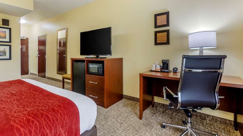 <b>Comfort Inn - Hillsville Suite</b>. Images powered by <a href="https://iceportal.shijigroup.com/" title="IcePortal" target="_blank">IcePortal</a>.