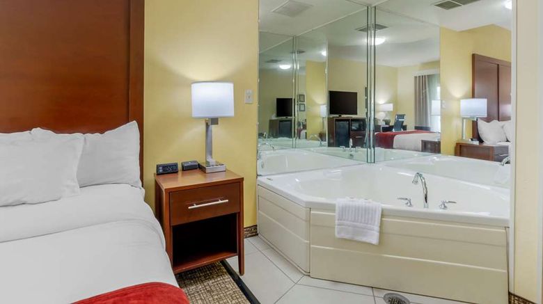<b>Comfort Inn - Hillsville Suite</b>. Images powered by <a href="https://iceportal.shijigroup.com/" title="IcePortal" target="_blank">IcePortal</a>.