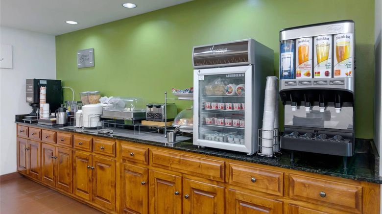 <b>Sleep Inn & Suites At Fort Lee Restaurant</b>. Images powered by <a href="https://iceportal.shijigroup.com/" title="IcePortal" target="_blank">IcePortal</a>.
