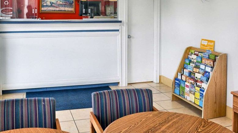 <b>Econo Lodge Lobby</b>. Images powered by <a href="https://iceportal.shijigroup.com/" title="IcePortal" target="_blank">IcePortal</a>.