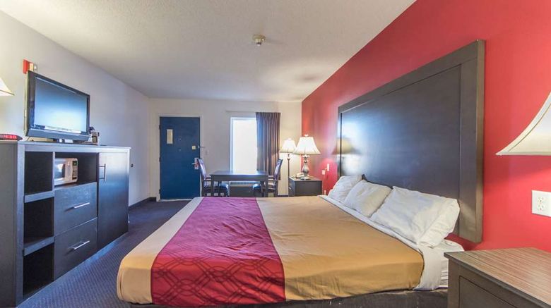 <b>Econo Lodge Room</b>. Images powered by <a href="https://iceportal.shijigroup.com/" title="IcePortal" target="_blank">IcePortal</a>.