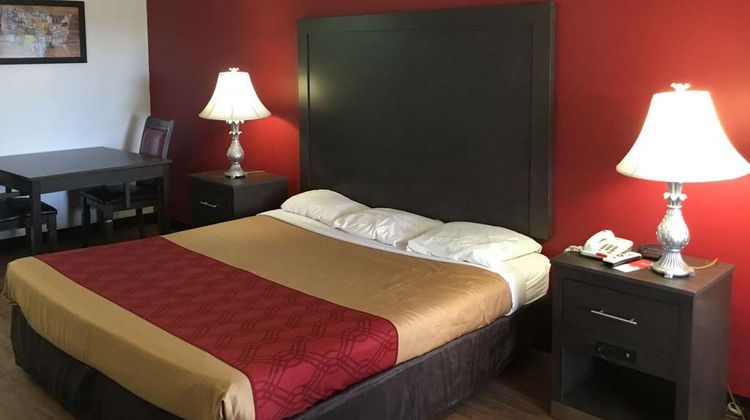 Econo Lodge Room