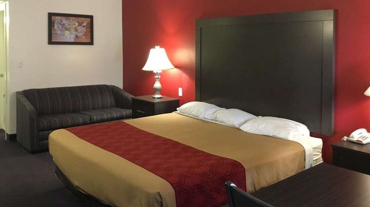 Econo Lodge Room