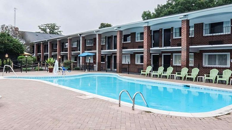 <b>Rodeway Inn & Suites Central Pool</b>. Images powered by <a href="https://iceportal.shijigroup.com/" title="IcePortal" target="_blank">IcePortal</a>.