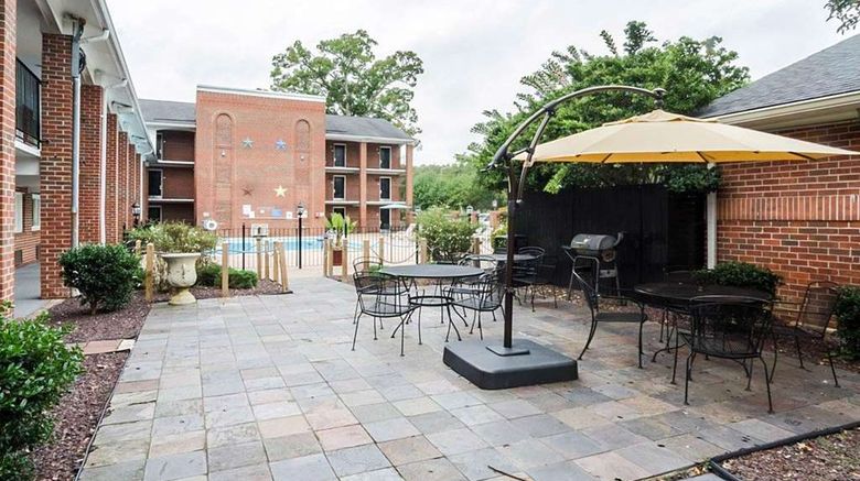 <b>Rodeway Inn & Suites Central Pool</b>. Images powered by <a href="https://iceportal.shijigroup.com/" title="IcePortal" target="_blank">IcePortal</a>.