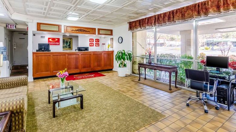 <b>Econo Lodge Martinsville Lobby</b>. Images powered by <a href="https://iceportal.shijigroup.com/" title="IcePortal" target="_blank">IcePortal</a>.