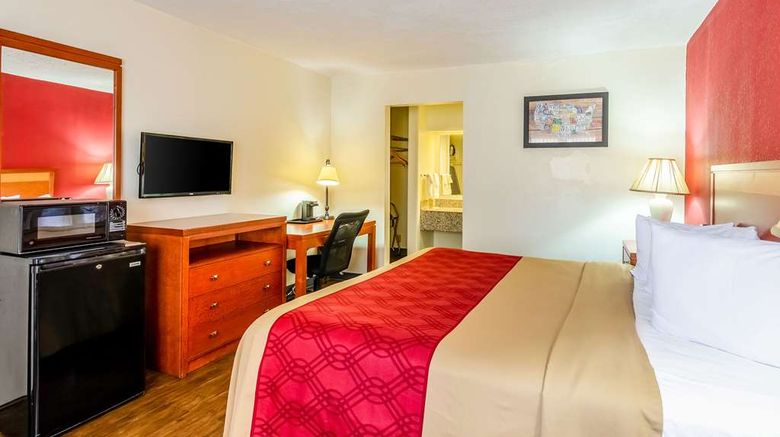 <b>Econo Lodge Martinsville Room</b>. Images powered by <a href="https://iceportal.shijigroup.com/" title="IcePortal" target="_blank">IcePortal</a>.