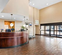 Comfort Suites Salem Lobby